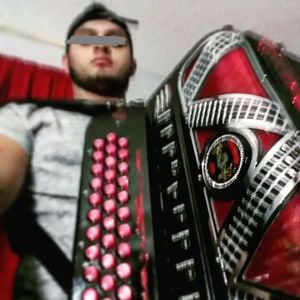 Meet your Posher, Leonel